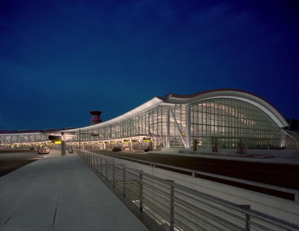Toronto Lester Pearson International Airport by Moshe Safdie and Associates, Canada