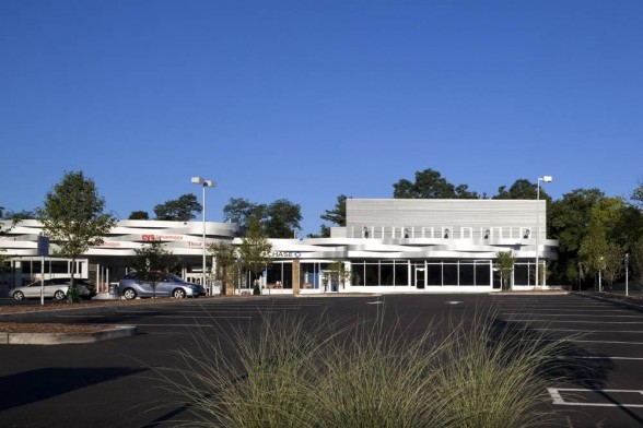 Wykagyl Shopping Center in New Rochelle, New York, USA
